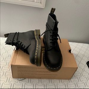 DOC MARTEN 1460 boots